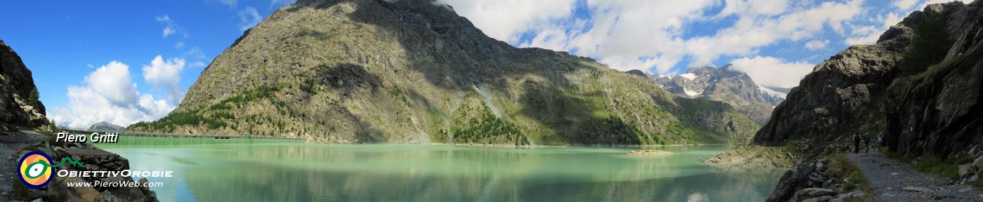 12 Costeggiando il lago di Alpe Gera (2125 m).jpg